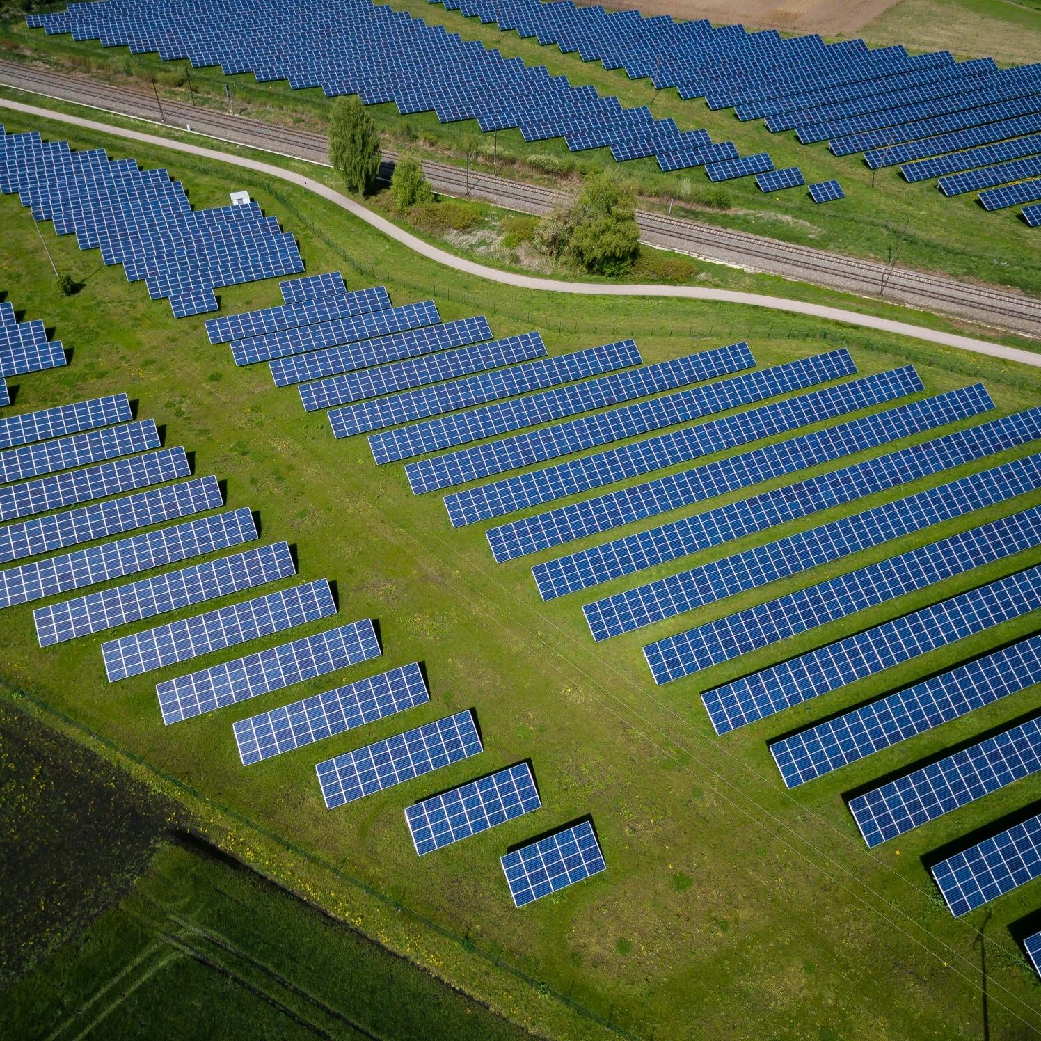 Comparando a los fabricantes de MLPE: Por qué Fonrich destaca por los proyectos solares tailandeses